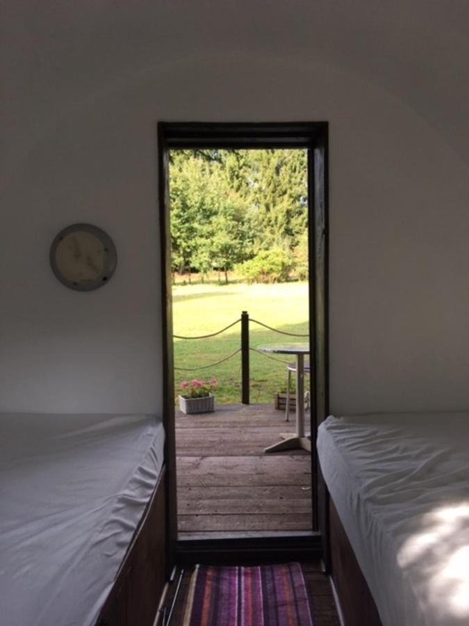 Charming 2-Bed Cabin In Domfront-En-Poiraie Perrou Kültér fotó