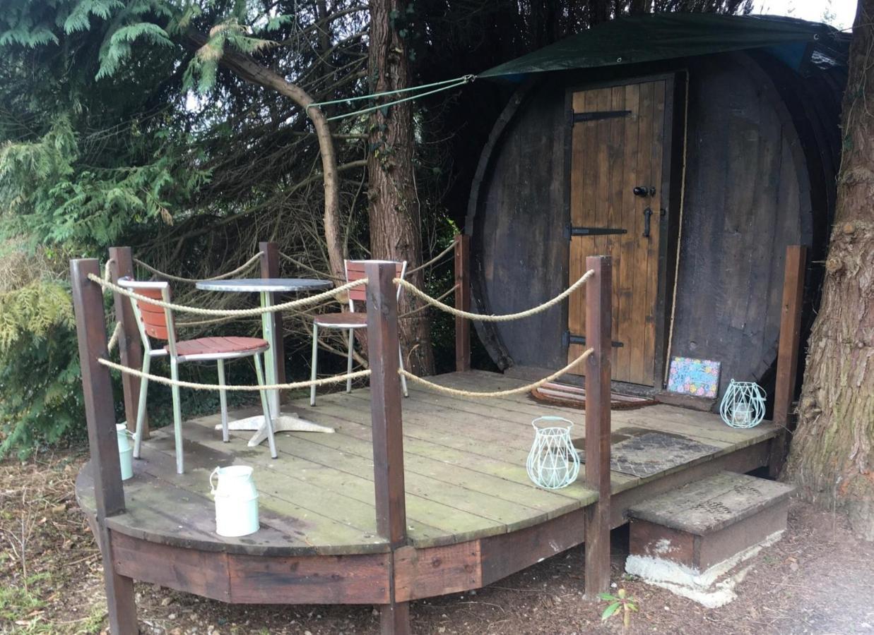 Charming 2-Bed Cabin In Domfront-En-Poiraie Perrou Kültér fotó
