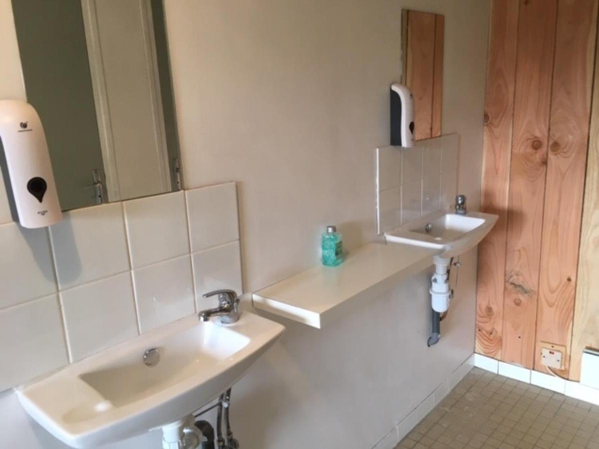 Charming 2-Bed Cabin In Domfront-En-Poiraie Perrou Kültér fotó